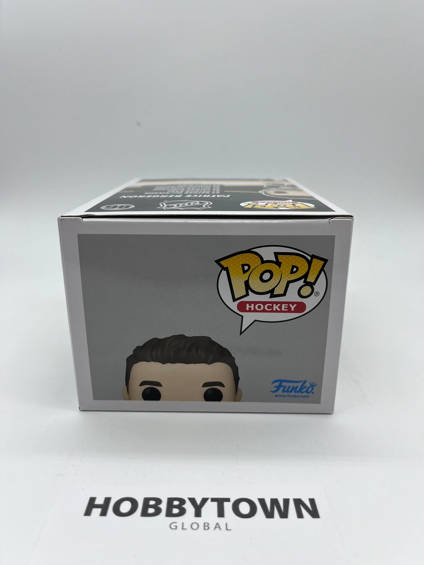 Funko POP! NHL: Bruins - Patrice Bergeron in Black Jersey #86 Collectible Vinyl Figure